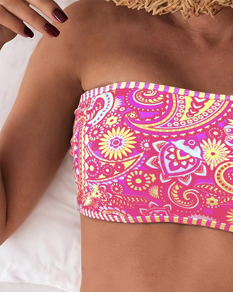 Bikini w etnicznym wzorze