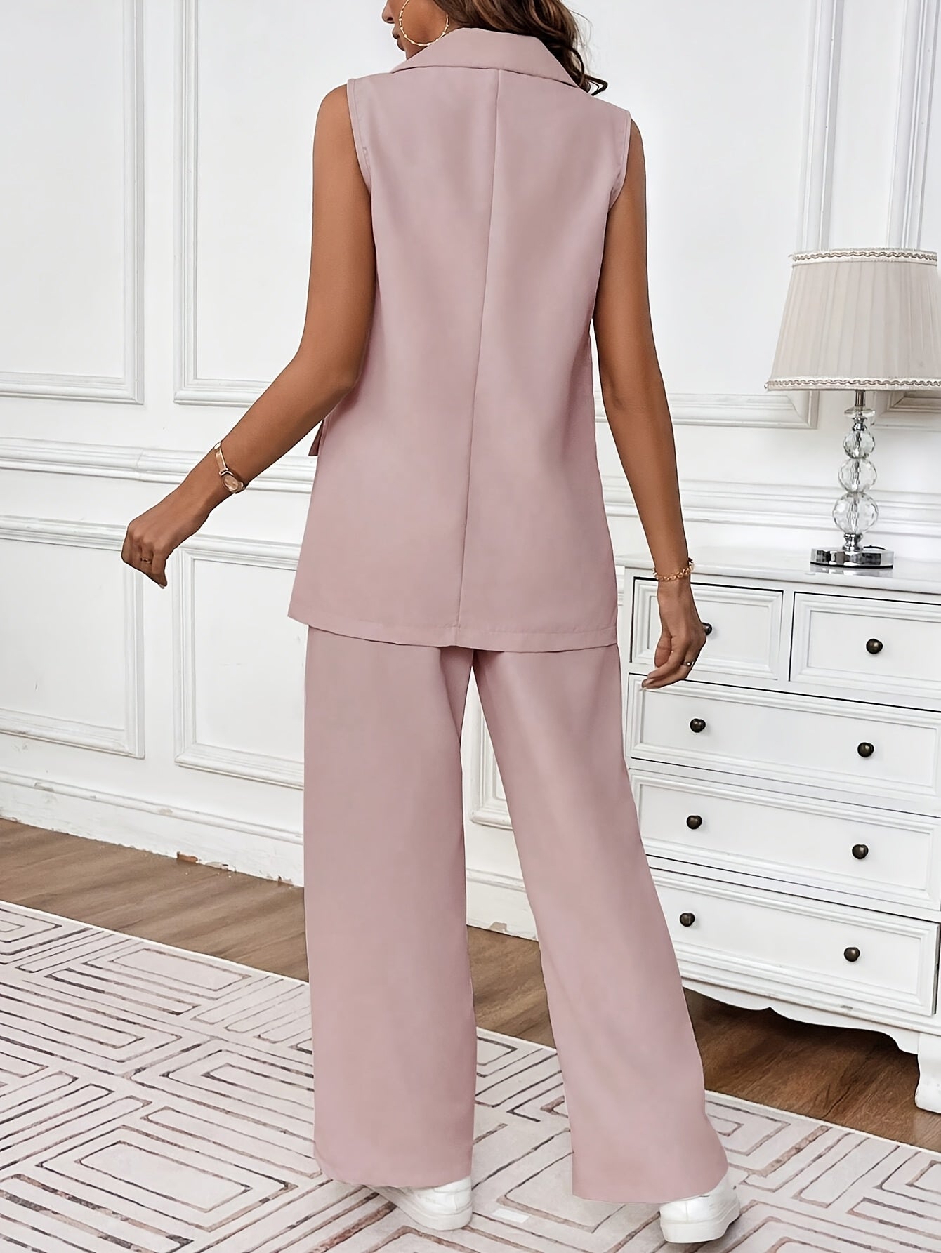 Damski elegancki garnitur – kamizelka i spodnie w jednolitym kolorze, idealny na wiosnę/lato