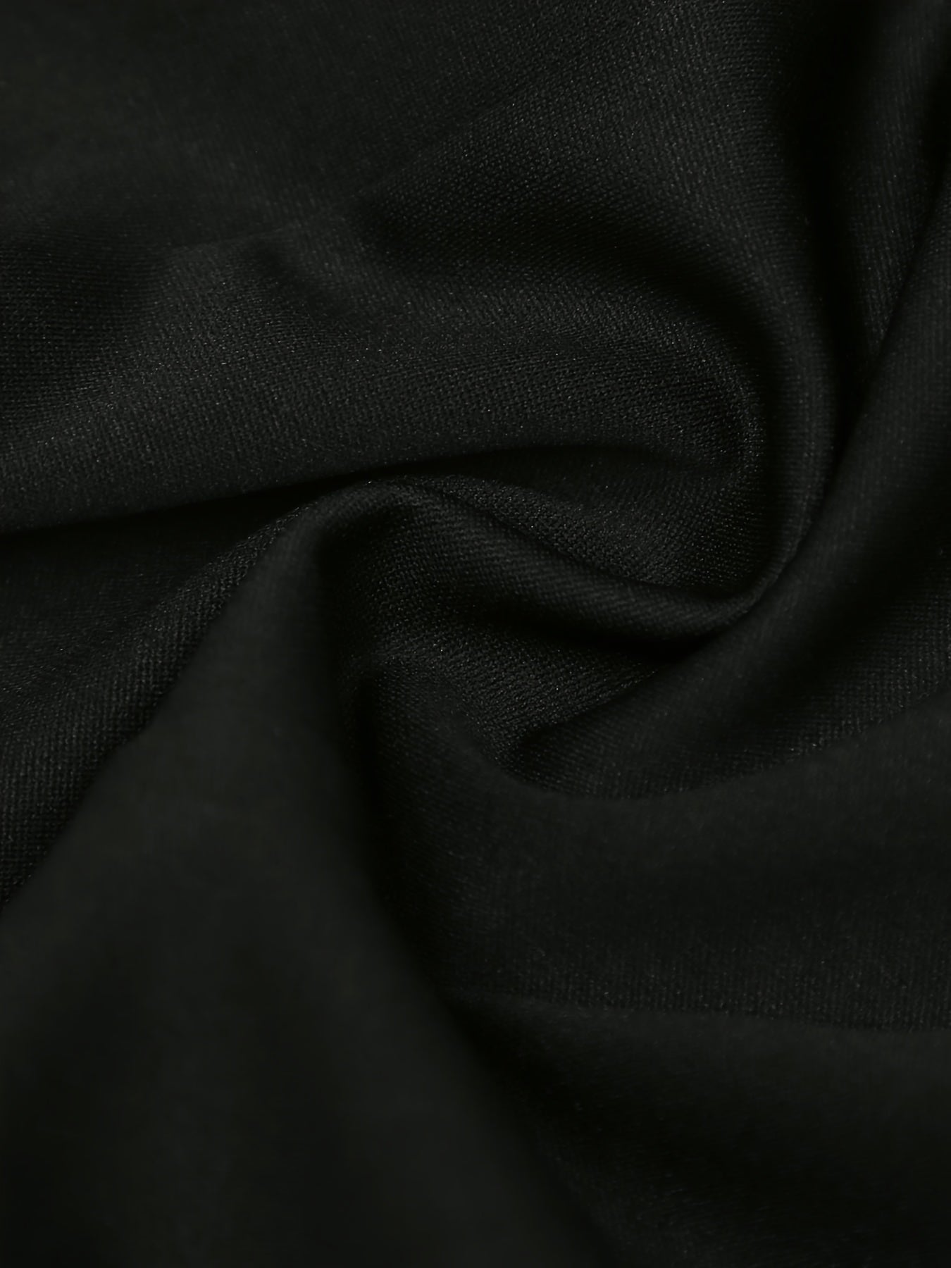 Stylowy biały damski komplet – marynarka i spódnica, klasyczny kołnierz, długi rękaw, idealny na jesień i zimę